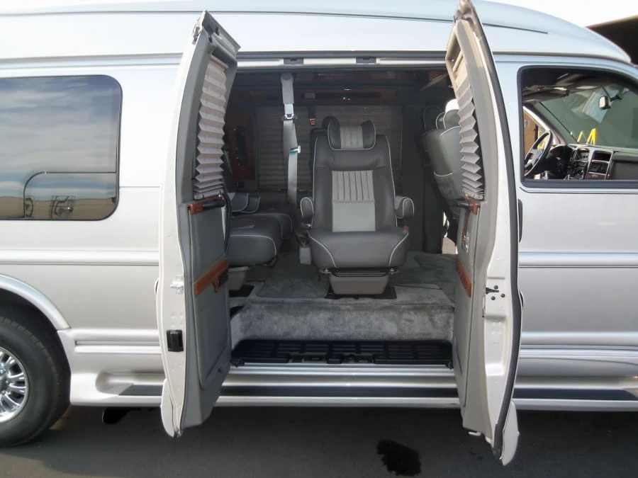 2007 Chevrolet Express - Image 4 of 7