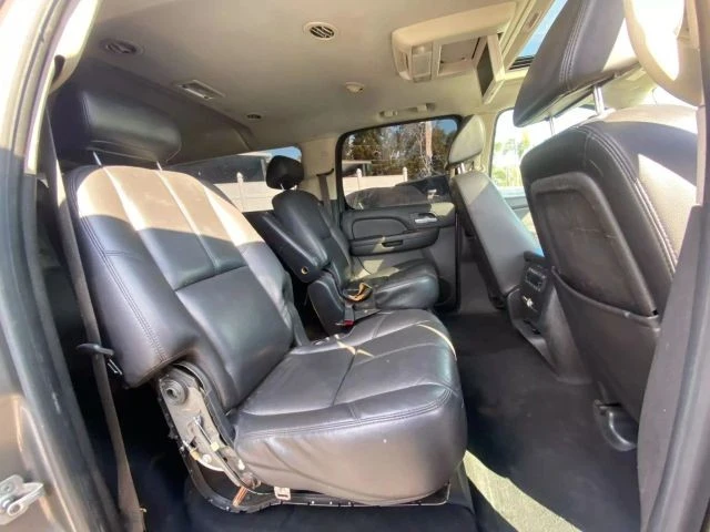 2007 Chevrolet Suburban 10th Gen - Image 10 of 21