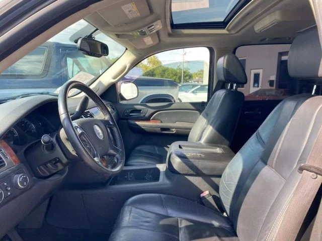 2007 Chevrolet Suburban 10th Gen - Image 13 of 21