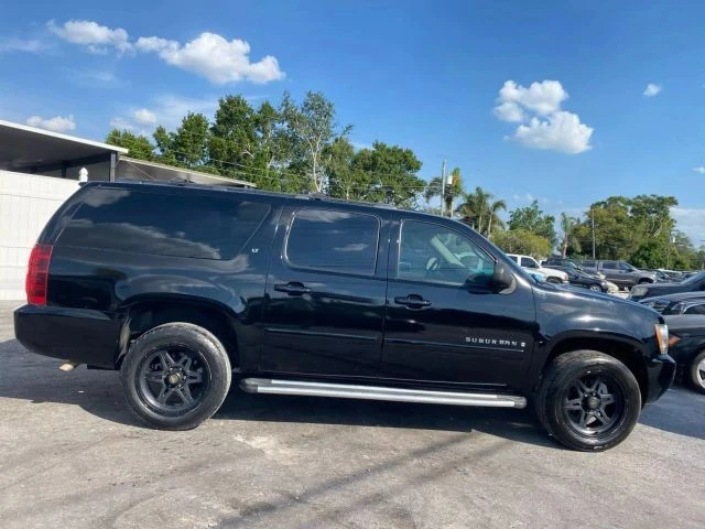 2007 Chevrolet Suburban 10th Gen - Image 2 of 21