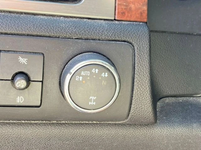 2007 Chevrolet Suburban 10th Gen - Image 17 of 21