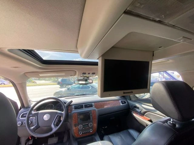 2007 Chevrolet Suburban 10th Gen - Image 15 of 21