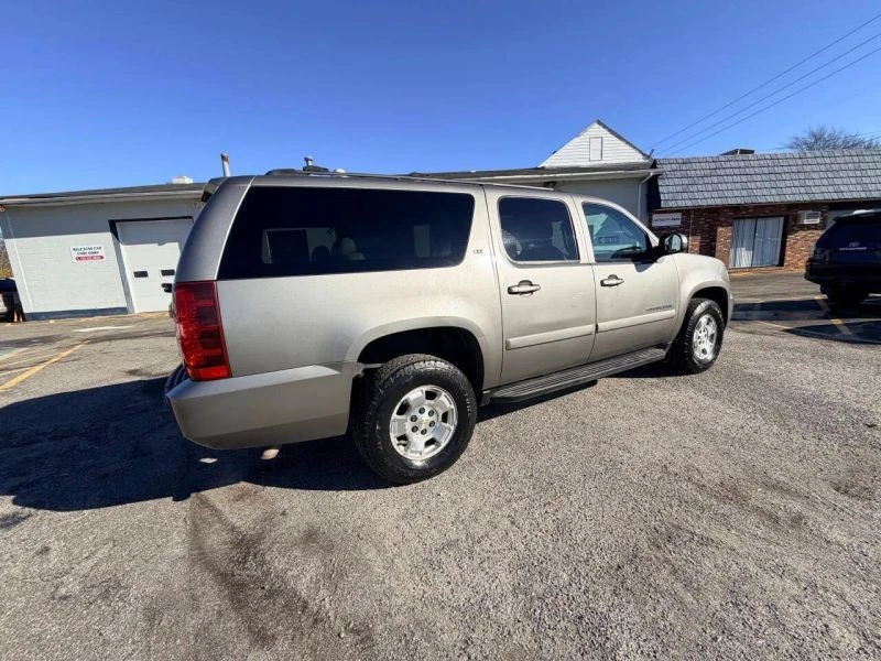2007 Chevrolet Suburban 10th Gen - Image 10 of 12