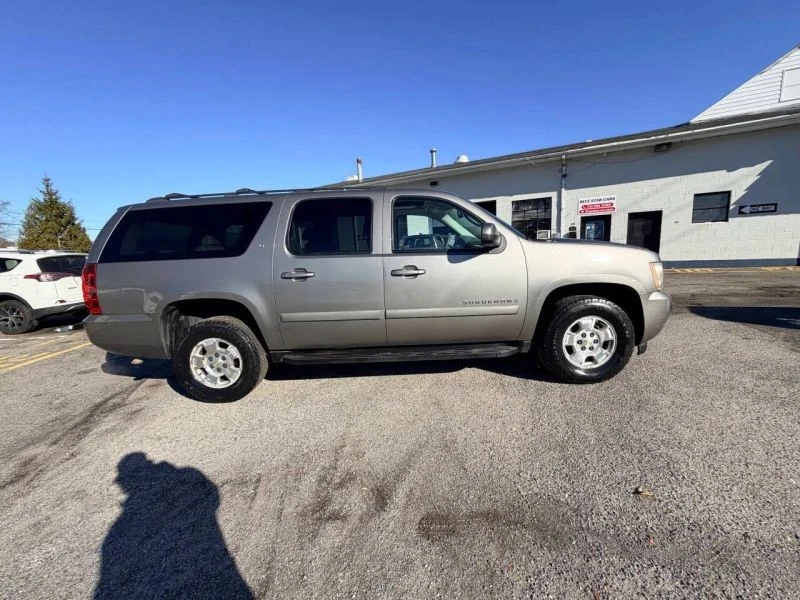 2007 Chevrolet Suburban 10th Gen - Image 8 of 12