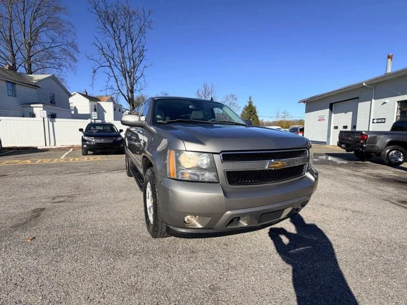 2007 Chevrolet Suburban 10th Gen - Image 4 of 12