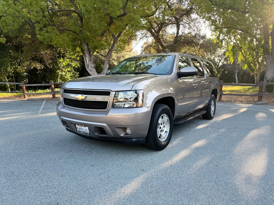 2007 Chevrolet Suburban 10th Gen - Image 3 of 31