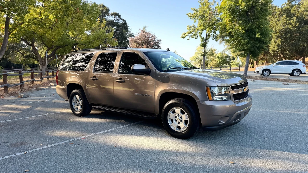 2007 Chevrolet Suburban 10th Gen - Image 9 of 31