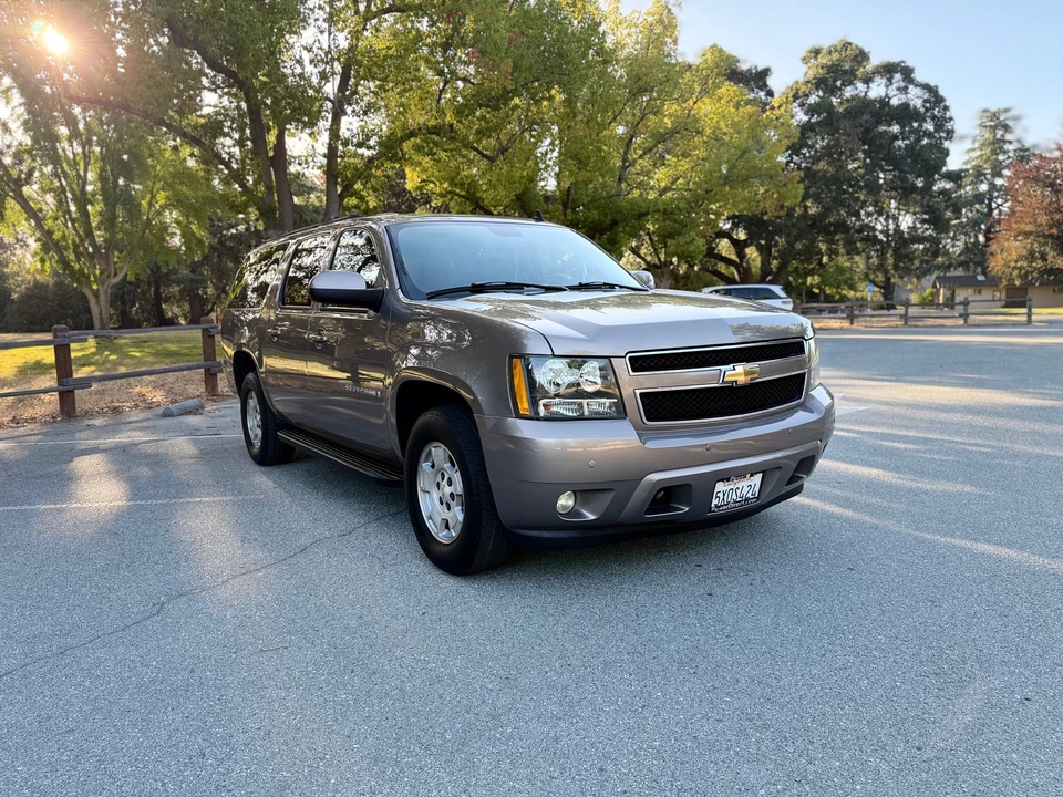 2007 Chevrolet Suburban 10th Gen - Image 8 of 31
