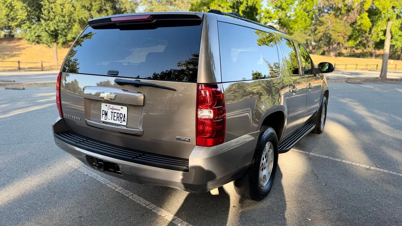 2007 Chevrolet Suburban 10th Gen - Image 16 of 31