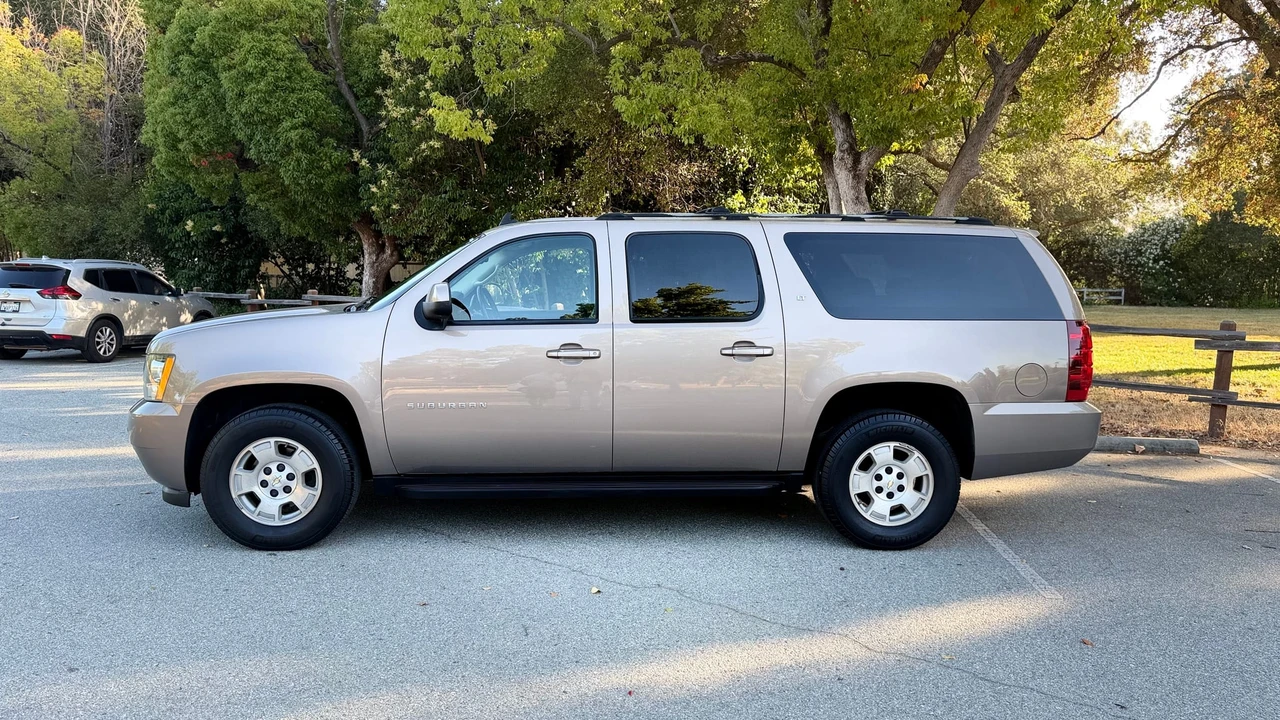 2007 Chevrolet Suburban 10th Gen - Image 23 of 31