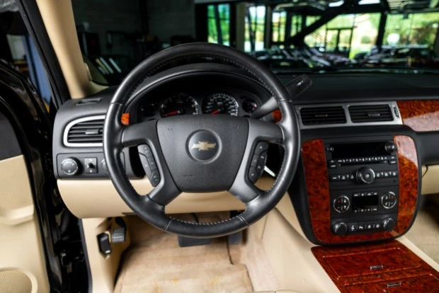 2007 Chevrolet Suburban 10th Gen - Image 5 of 7