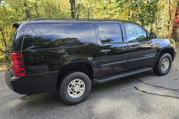 2007 Chevrolet Suburban 10th Gen - Image 2 of 7