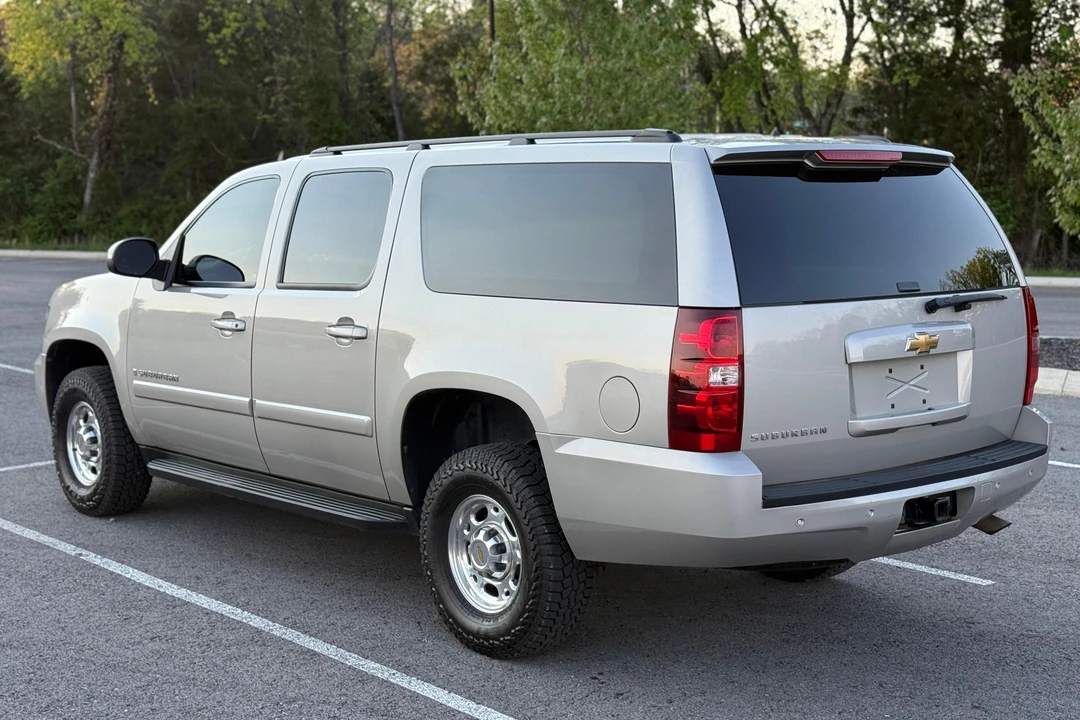 2007 Chevrolet Suburban 10th Gen - Image 4 of 31