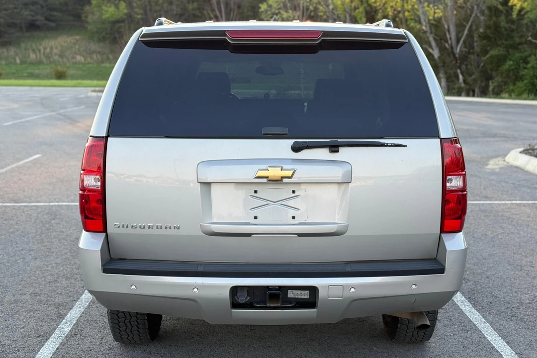 2007 Chevrolet Suburban 10th Gen - Image 5 of 31