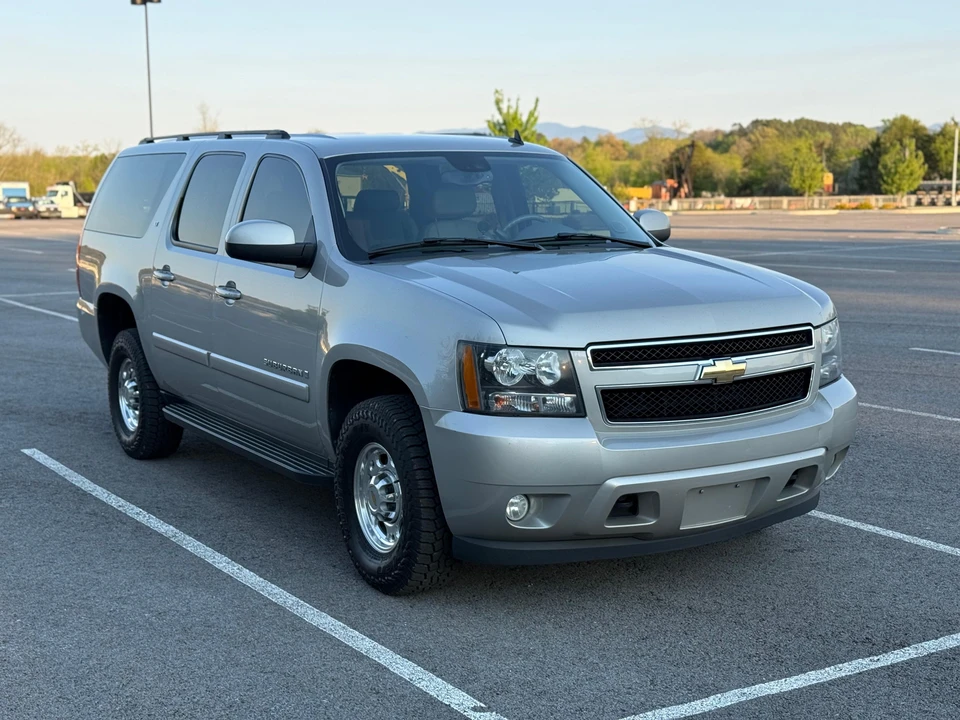 2007 Chevrolet Suburban 10th Gen - Image 8 of 31