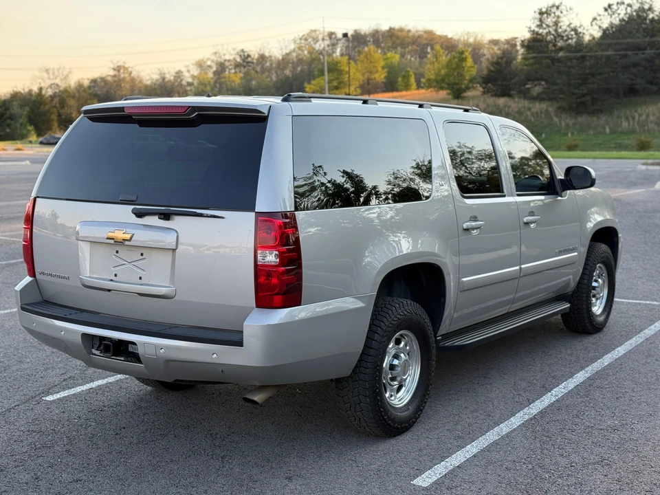 2007 Chevrolet Suburban 10th Gen - Image 7 of 31