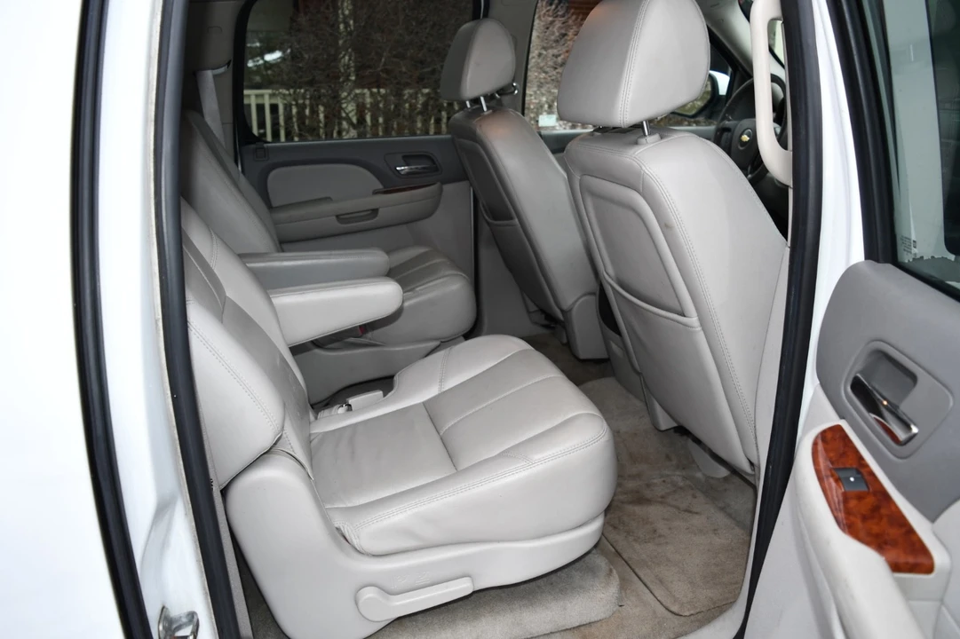 2007 Chevrolet Suburban 10th Gen - Image 4 of 15