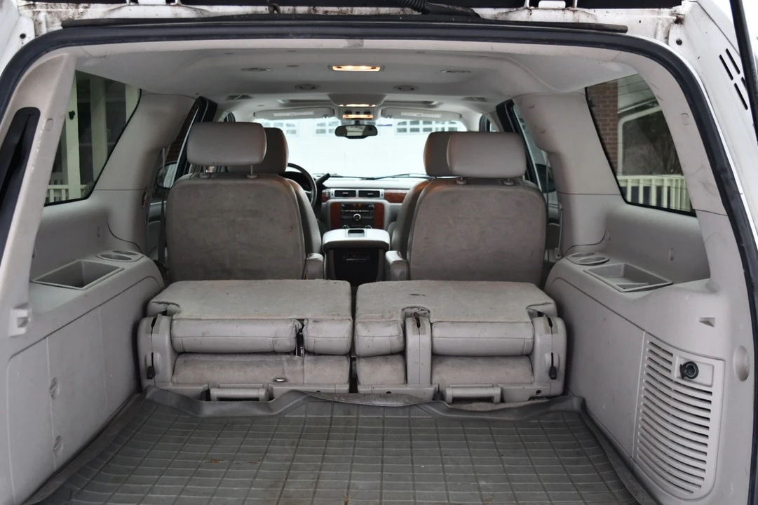 2007 Chevrolet Suburban 10th Gen - Image 8 of 15