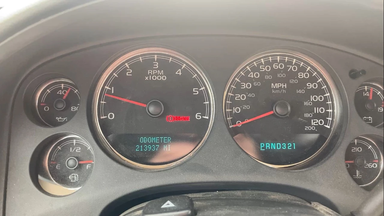 2007 Chevrolet Suburban 10th Gen - Image 5 of 15
