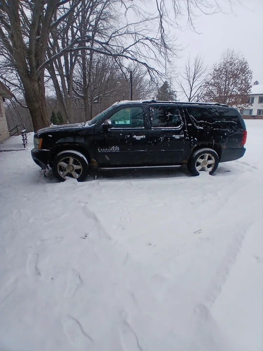 2007 Chevrolet Suburban 10th Gen - Image 4 of 9