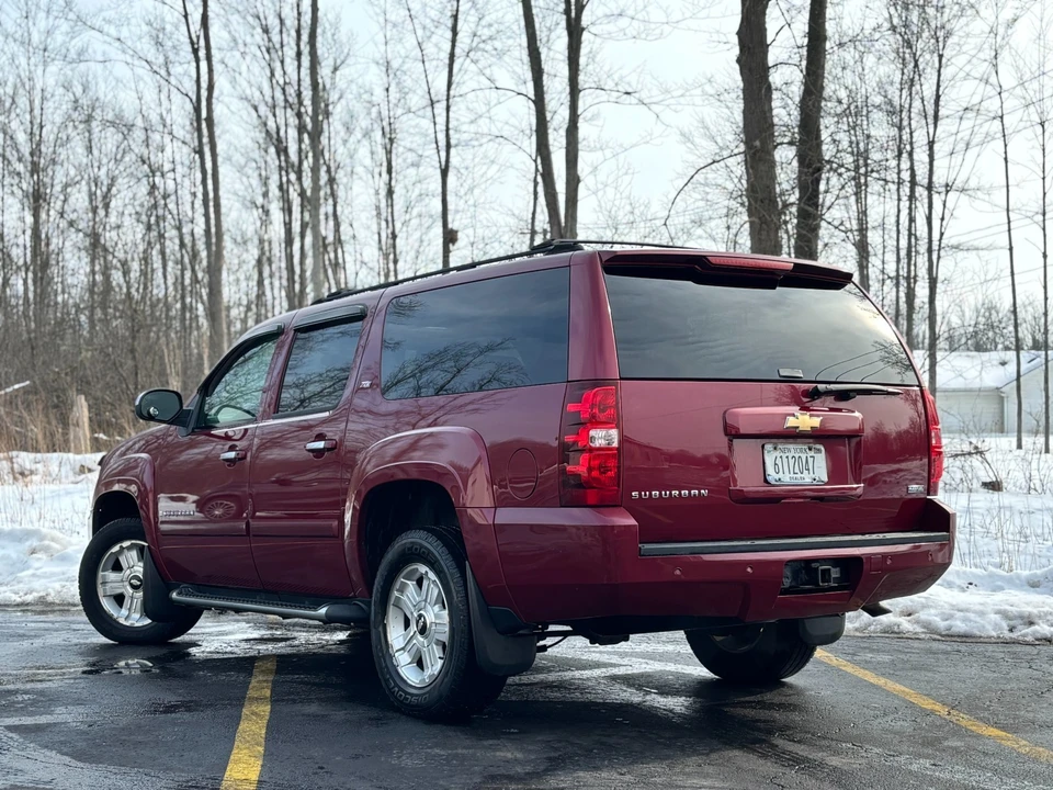 2007 Chevrolet Suburban 10th Gen - Image 3 of 21
