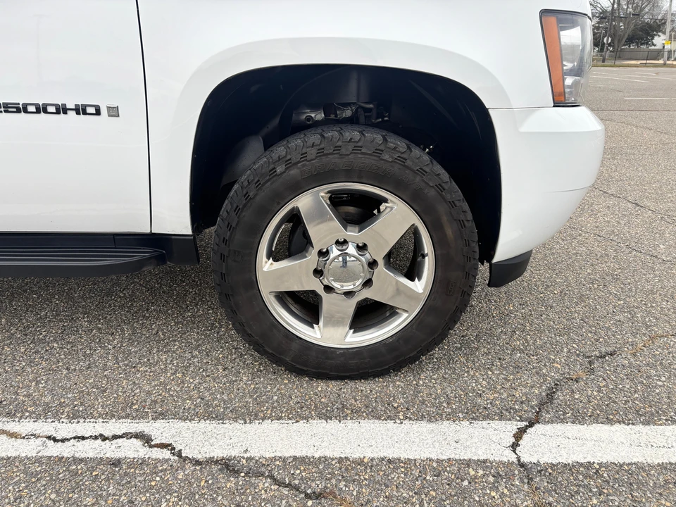 2007 Chevrolet Suburban 10th Gen - Image 31 of 31