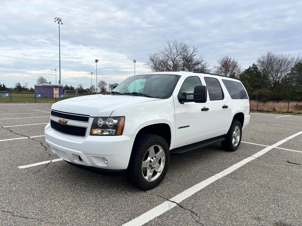 2007 Chevrolet Suburban 10th Gen - Image 6 of 31