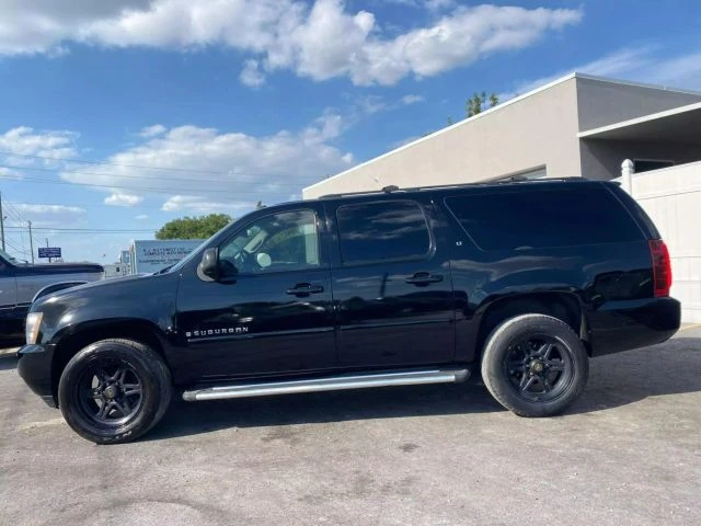 2007 Chevrolet Suburban 10th Gen - Image 5 of 12