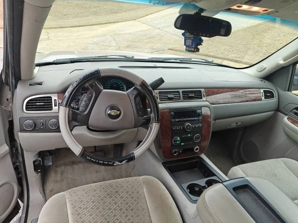 2007 Chevrolet Suburban 10th Gen - Image 16 of 17
