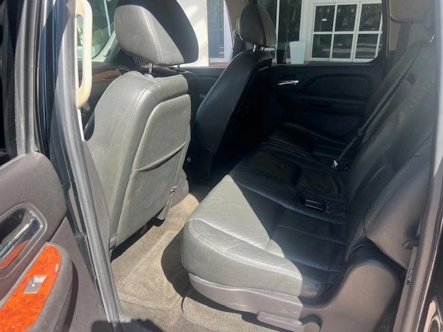 2007 Chevrolet Suburban 10th Gen - Image 13 of 18
