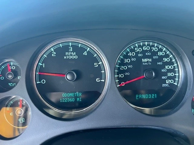 2007 Chevrolet Suburban 10th Gen - Image 3 of 18