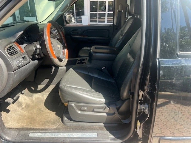2007 Chevrolet Suburban 10th Gen - Image 14 of 18