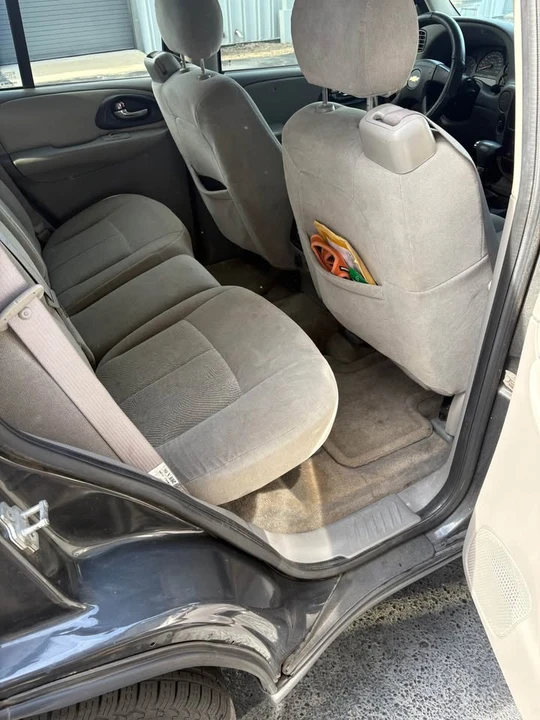 2007 Chevrolet Trailblazer - Image 17 of 19
