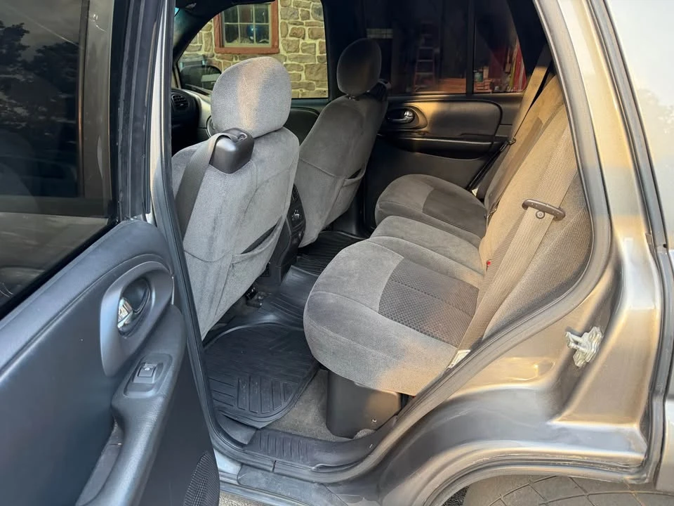 2007 Chevrolet Trailblazer - Image 10 of 17