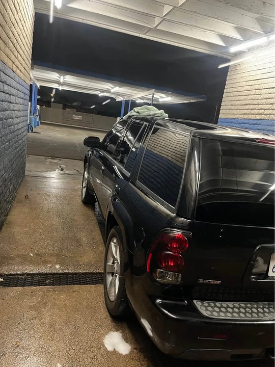 2007 Chevrolet Trailblazer - Image 2 of 11