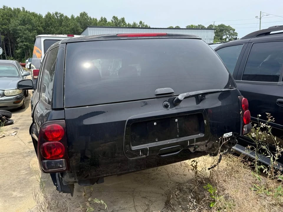 2007 Chevrolet Trailblazer - Image 2 of 11