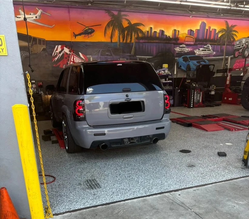 2007 Chevrolet Trailblazer - Image 2 of 4