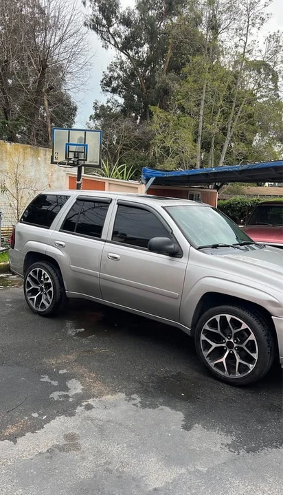 2007 Chevrolet Trailblazer - Image 2 of 3