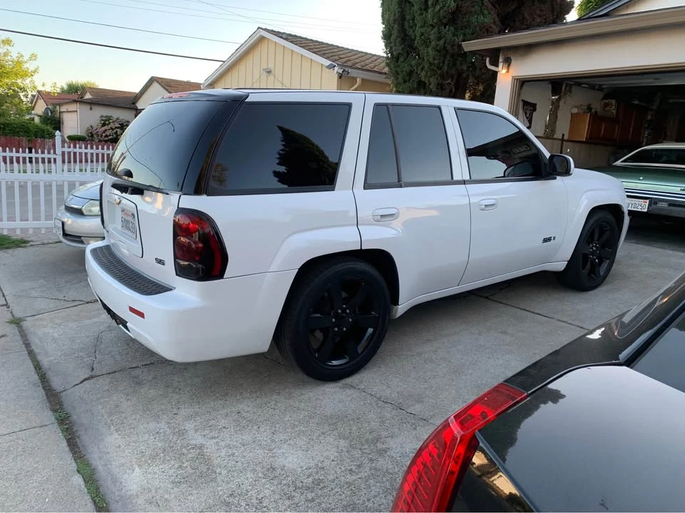 2007 Chevrolet Trailblazer - Image 2 of 9