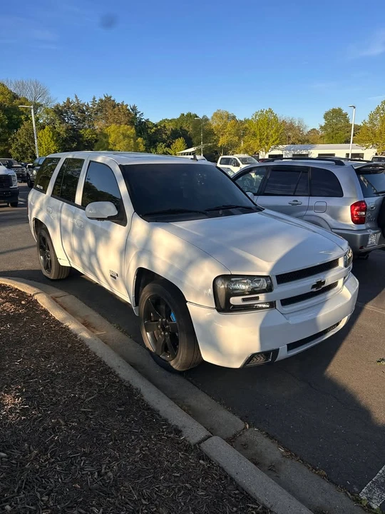 2007 Chevrolet Trailblazer - Image 2 of 11