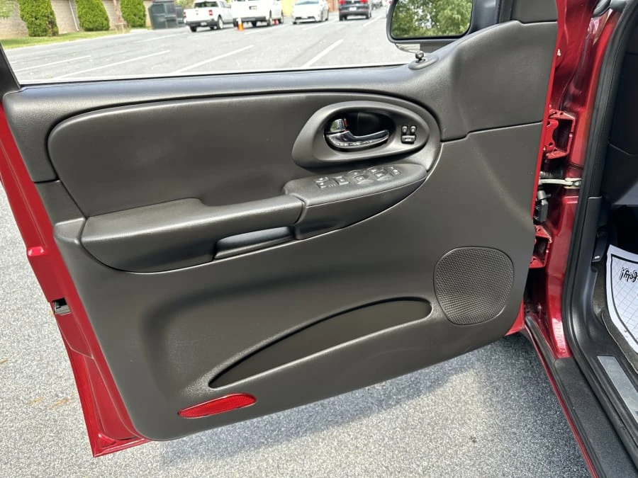 2007 Chevrolet Trailblazer - Image 16 of 17
