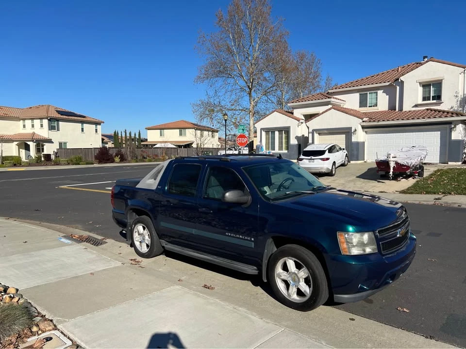 2007 Chevrolet Avalanche - Image 3 of 8