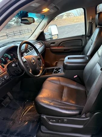 2007 Chevrolet Avalanche - Image 6 of 11