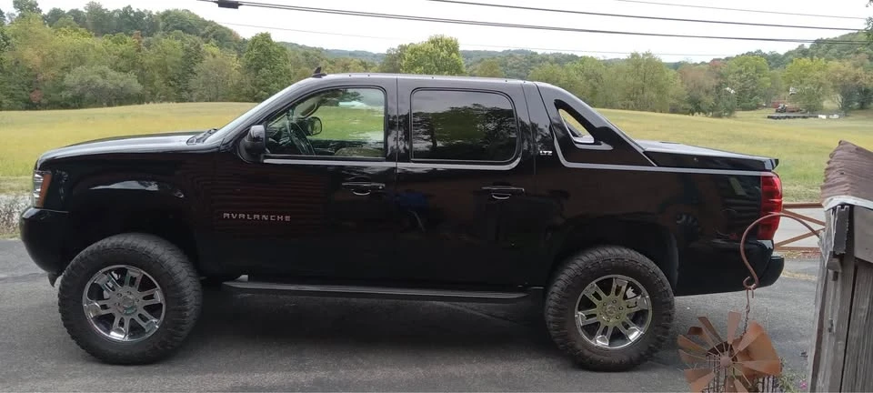2007 Chevrolet Avalanche - Image 3 of 7