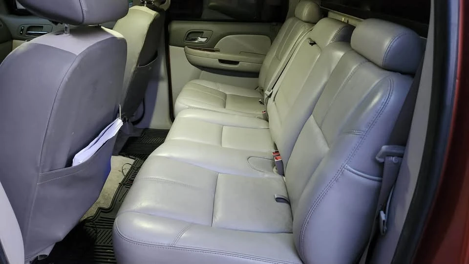 2007 Chevrolet Avalanche - Image 10 of 11