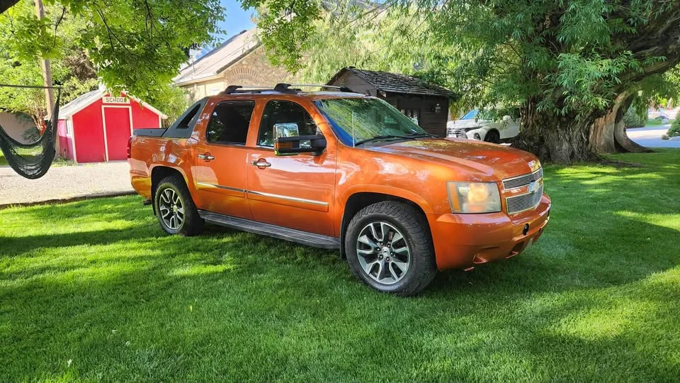 2007 Chevrolet Avalanche - Image 2 of 11