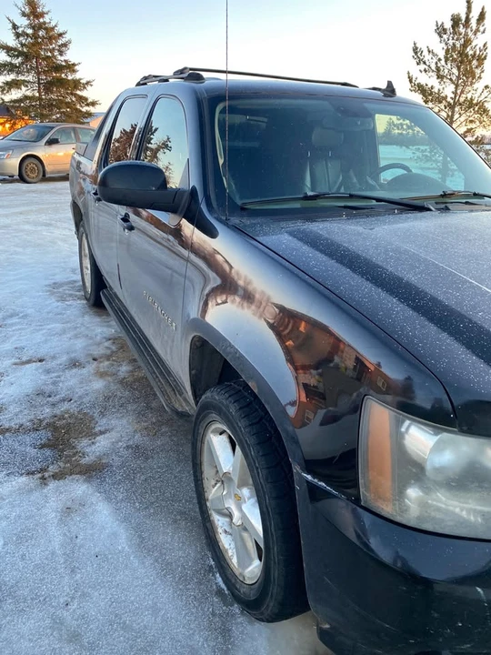 2007 Chevrolet Avalanche - Image 2 of 9