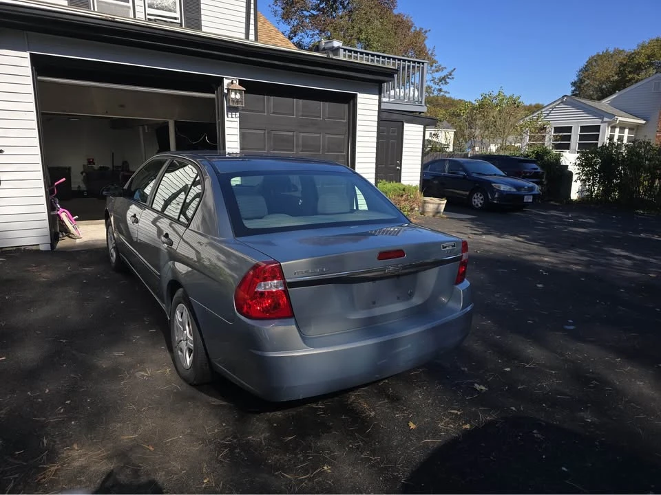 2007 Chevrolet Malibu - Image 2 of 9