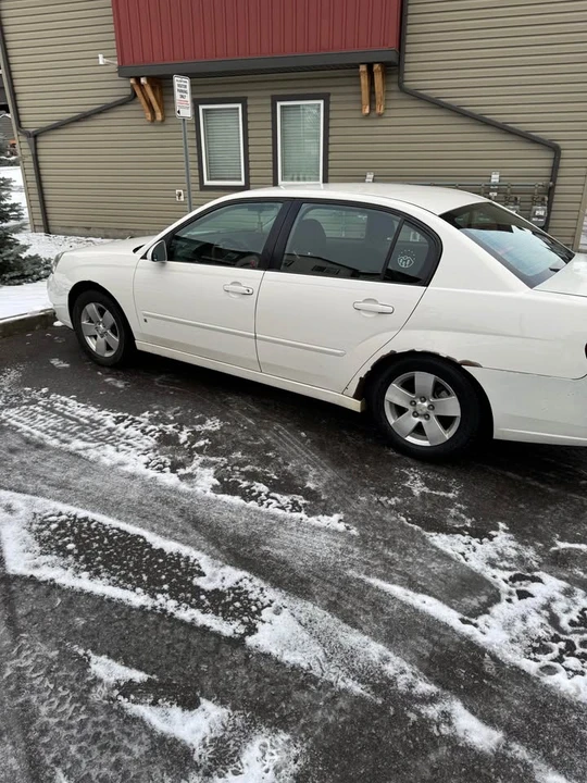 2007 Chevrolet Malibu - Image 2 of 8