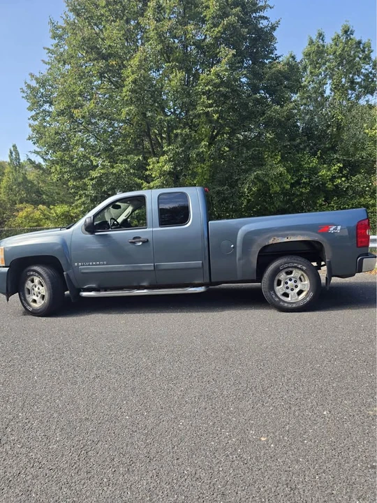 2007 Chevrolet Silverado 2nd Gen - Image 2 of 18